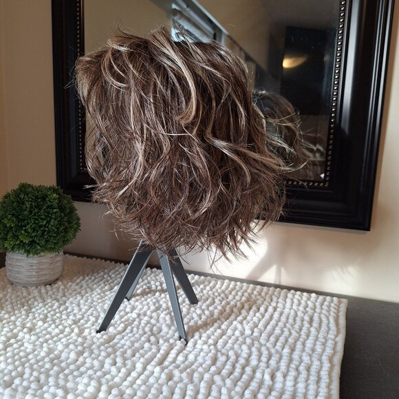 Belle Tress heat friendly wig - Picture 10 of 11